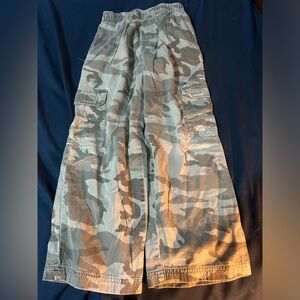 Basic Editions Camo Cargo Pants Size 8